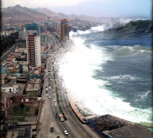 December 26, 2004 Indian Ocean Tsunami (Source: all-that-is-interesting.com)